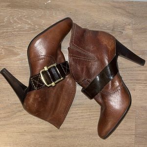 French Connection Leather Women’s Booties w/strap buckle details size 39 8 US